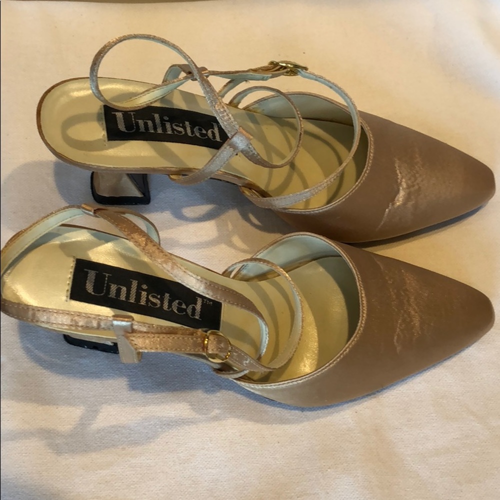 Gold Slingback Pump Size 6